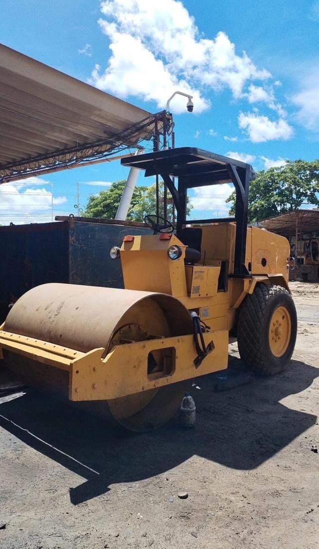 Vibrocompactador Bomag